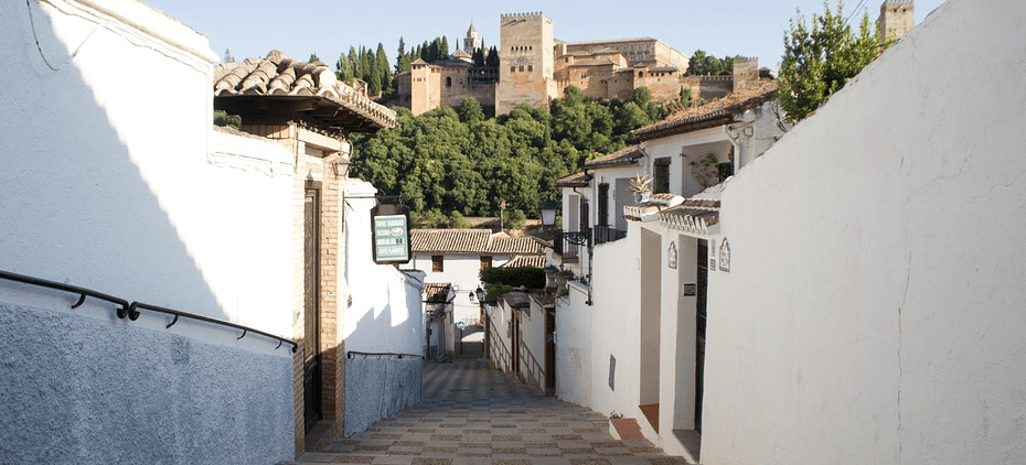 calle del Albaizyn y Alhambra - Granadalife.es
